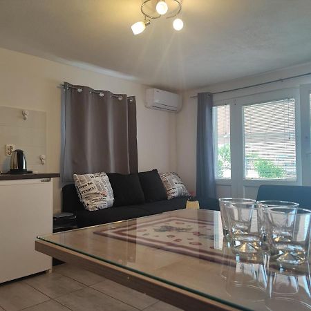 Apartament Apartman Luka Vodice Zewnętrze zdjęcie