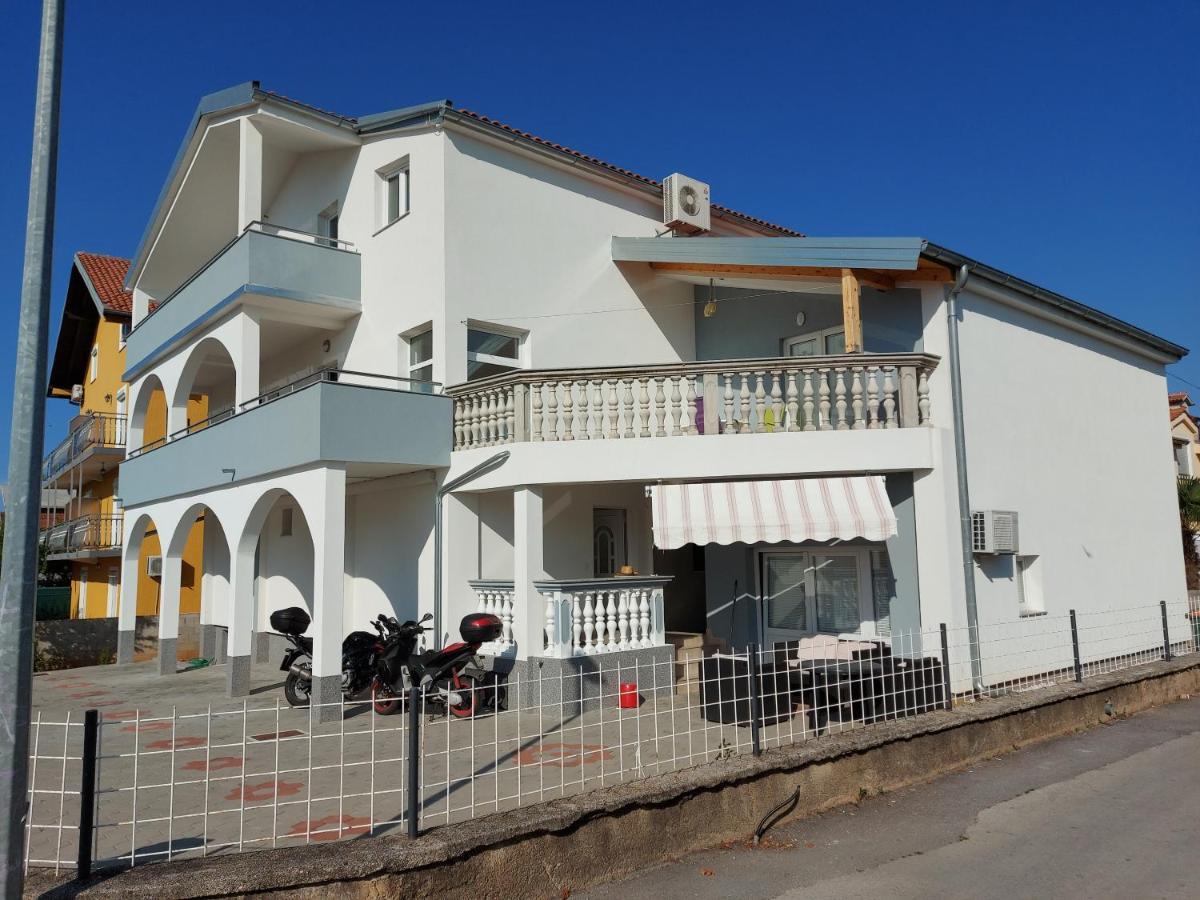 Apartament Apartman Luka Vodice Zewnętrze zdjęcie